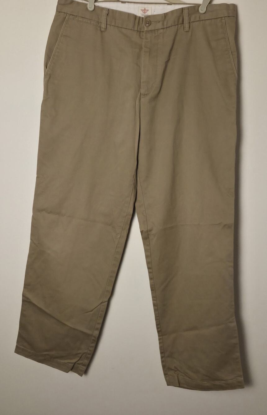 Dockers D3 Classic fit Beige Flat Front Khakis Chinos Mens Pants 38x32
